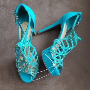 New high heeled shoes